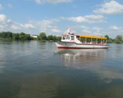 OLYMPUS DIGITAL CAMERA biała dama statek